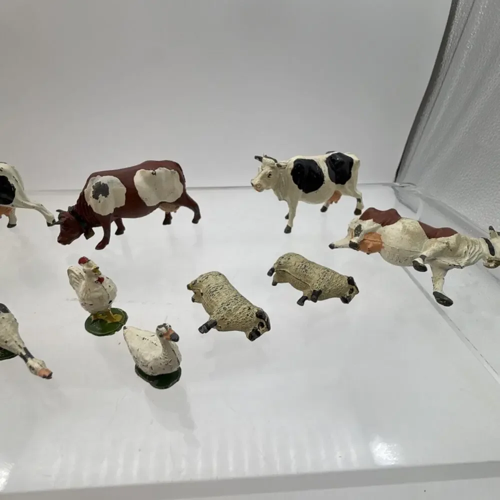Vtg TIMPO TOYS Painted Lead Toy Britains Era Farm Animals Cows, Sheep, Fowel⬇️